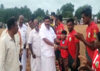 ரொக்க பரிசை வழங்கிய M.L.A