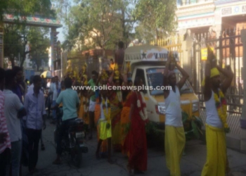 பக்தர்கள் பால்குடம் எடுத்து நேர்த்திக்கடன்