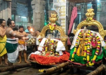 ஒரே நேரத்தில் 2 முருகப்பெருமான் வீதி உலா