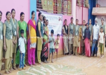 மதிப்பீட்டு பணியில் வேளாண் கல்லூரி மாணவிகள்