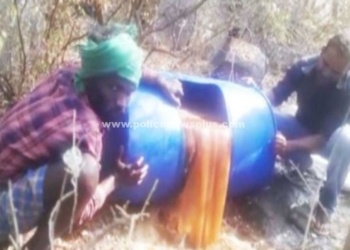 ஏரிப்பகுதியில் 1000 லிட்டர் கள்ளச்சாராய ஊரல் அழிப்பு!