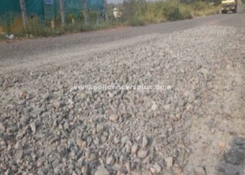 வாடிப்பட்டி தார் சாலையில் விபத்து நடக்கும் அபாயம்!