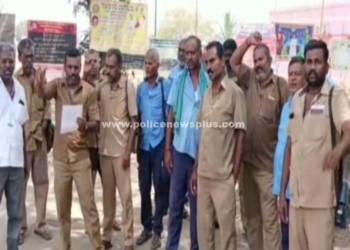 அதிகாரிகளை கண்டித்து நடத்துனர்கள் ஆர்ப்பாட்டம்