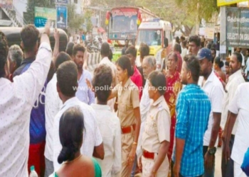 பர்கூர் பகுதியில் பொதுமக்கள் சாலை மறியல்