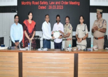 மாணவர்களுக்காக புதிய பிரசுரத்தை வெளியிட்ட காவல்துறையினர்