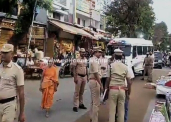 பாதுகாப்பு வசதிகள் குறித்து நேரில் சென்ற  S.P