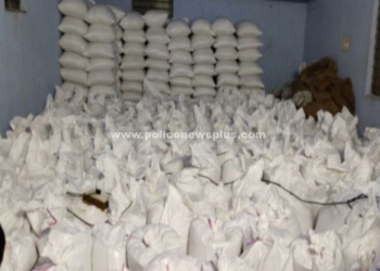 பதுக்கி வைக்கப்பட்ட 12.5 டன் அரிசி மூட்டைகள் பறிமுதல்!