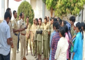 வெளிமாநில தொழிளாலர்களின் குறைகளைக் கேட்டறிந்த தமிழக காவல்