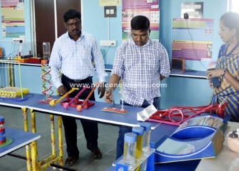 பள்ளியில் ஆட்சியர் திடீர் ஆய்வு