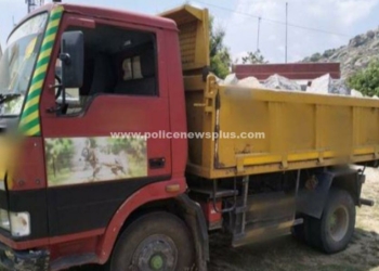 உடைக்கற்களை கடத்திய வாகனம் பறிமுதல்