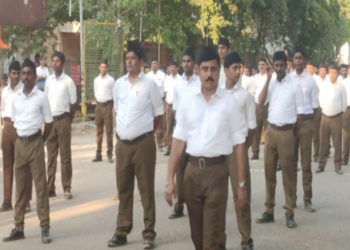 4.5 கிலோ மீட்டர் வழிநெடுகிலும் பாதுகாப்பு பணியில் காவல்துறையினர்