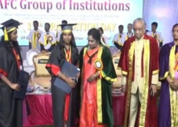 ஆலம்பட்டி கிராமத்தில் உள்ள கல்லூரியில் தெலுங்கானா ஆளுநர்