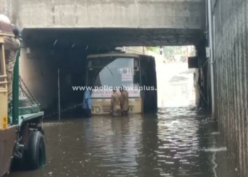 திருப்பரங்குன்றம் சுரங்கப்பாதையில்  சிக்கிய அரசு பேருந்து