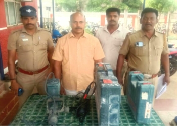 பயிற்சி மின் சாதன பொருள்களை திருடிய ஓட்டுநர் கைது