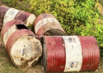 5 லிட்டர் சாராயம் 100 லிட்டர் ஊறல் பறிமுதல்