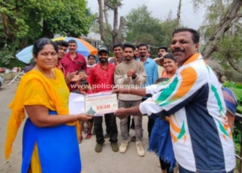 சுற்றுலா பயணிகளிடம் துண்டு பிரசுரம் மூலம் சைபர் கிரைமின் தீவிரம்