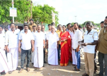 தொழிற்சங்கத்தின் கொடியை ஏற்றி சிறப்பு நிகழ்ச்சி