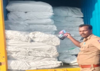 சரக்கு வாகனங்களில் 1 கோடி மதிப்புள்ள 22 டன் குட்கா பறிமுதல்