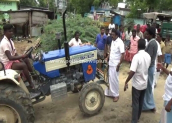 கண்மாயில் மண் அள்ளுவதை தடுத்த முன்னாள் அமைச்சர்