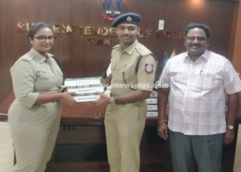 S.P அவர்களால் CCTNS பயன்பாட்டிற்காக mobile tablet – கள்