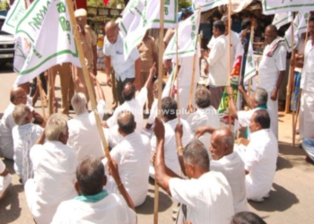 கரும்பு விவசாயிகள் சாலை மறியலில்