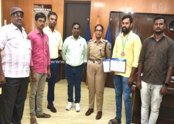 வெற்றி பெற்ற அமைச்சுப் பணியாளர்களுக்கு கௌரவிப்பு