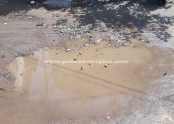 ஆரம்ப சுகாதார நிலையம் அருகே தேங்கிய மழைநீர்