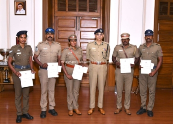 சிறப்பாக பணியாற்றிய காவல்துறையினருக்கு சான்றிதழ்