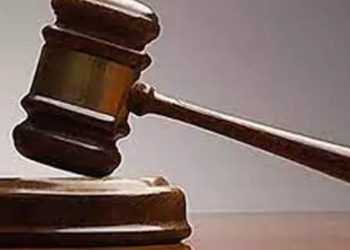 ஊராட்சி அலுவலகத்துக்கு பூட்டு போட்ட 2 பேர் மீது வழக்குப்பதிவு