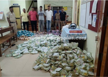 புகையிலை பொருட்கள் கடத்தி வந்த நபர்கள் கைது