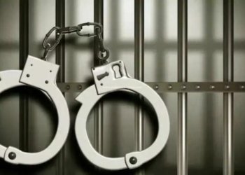 முன்னாள் அமைச்சர் மகன் மகளுக்கு சிறை