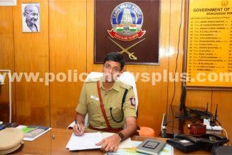 போலீசார் அதிரடி சோதனை