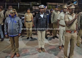 போலீசார் அதிரடி சோதனை