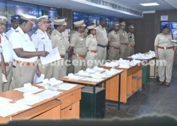 நவீன காவல் கட்டுப்பாட்டு அறையில் காவல் ஆணையர் ஆய்வு