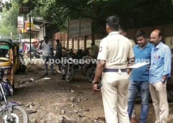 மருத்துவமனை முன்பு கால்வாயில் 8 மாத பெண் சிசு சடலம்