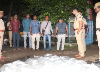 காவல் துறையினர் அதிரடி சோதனை