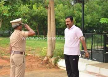 காவலர்களின் வாராந்திர கவாத்து பயிற்சி