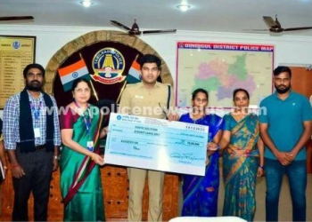 விபத்தில் உயிரிழந்த காவலர் குடும்பத்திற்கு S.Pமுன்னிலையில் காப்பீட்டு தொகை