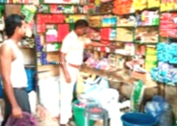 கடைகளில் காவல்துறையினர் சோதனை