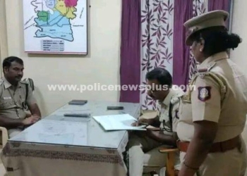 மகளிர் காவலர்களுக்கு அறிவுரை வழங்கிய S.P