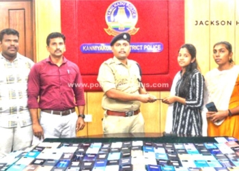 செல்போன்களை கண்டுபிடித்து உரிய நபரிடம் ஒப்படைத்த S.P