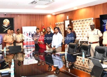 சிறுமியர் மன்றங்களில் ஸ்மார்ட் டிவி மூலம் கல்வி நிகழ்ச்சிகள்