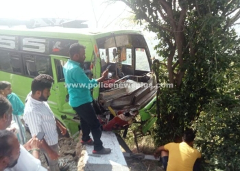 பேருந்து மோதி விபத்து