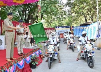 வாகனங்களை காவல்துறை தலைமை இயக்குநர் அவர்கள் கொடியசைத்து துவக்கி வைப்பு