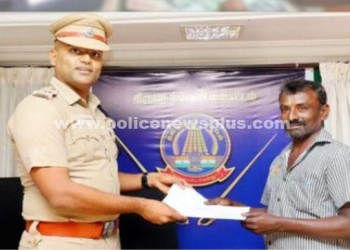 நேர்மைக்கு பாராட்டு சான்றிதழ் வழங்கிய  SP