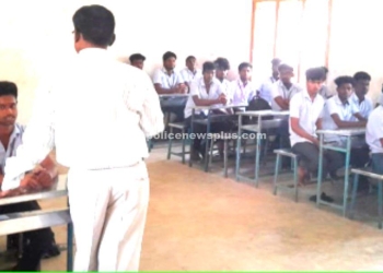 கல்லூரியில் போக்குவரத்து விதிகள் குறித்து விழிப்புணர்வு