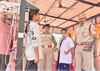 பெண் போட்டியாளர்களுக்கு  உடல் அளவீட்டு சோதனை