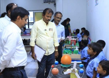 பள்ளியில் நடைபெற்ற அறிவியல் கண்காட்சி