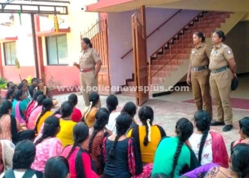 போலியான வதந்தியை பரப்ப வேண்டாம் என்று காவல் துறை சார்பில் விழிப்புணர்வு