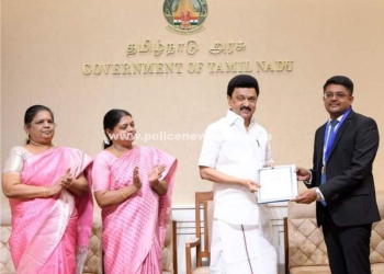 மாவட்ட ஆட்சியரை பாராட்டிய முதலமைச்சர்